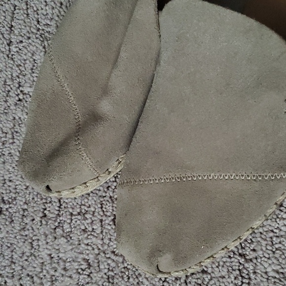 TOMS Desert Taupe Suede Alpargatas - Picture 4 of 16